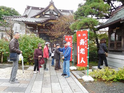 「妙隆寺」は寿老人が祀られ、人々の健康と長寿の福神です。