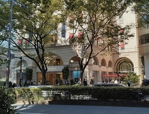 表参道でスケッチ