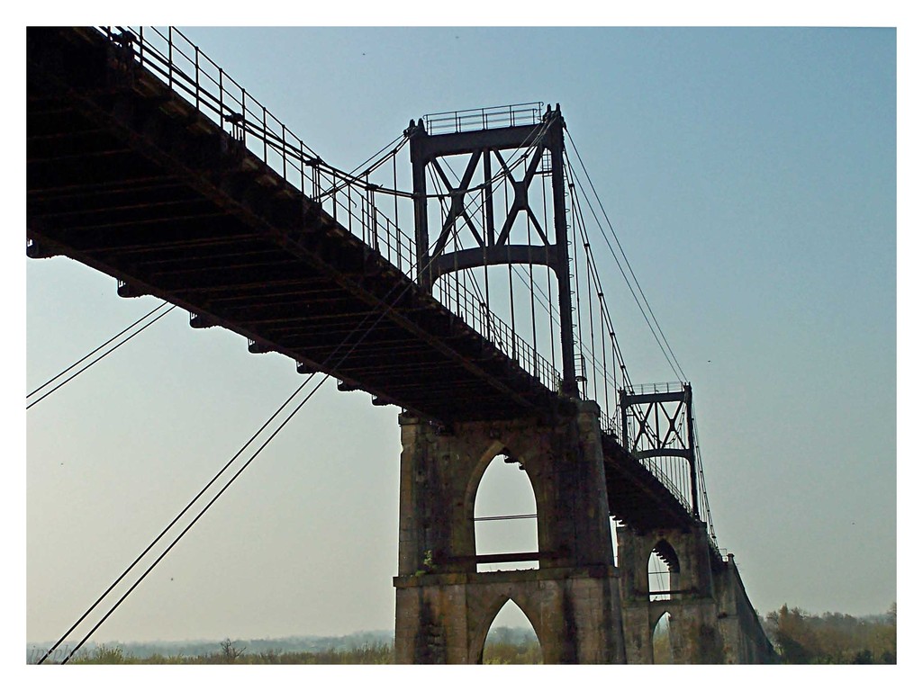 Pont suspendu de Tonnay Charente