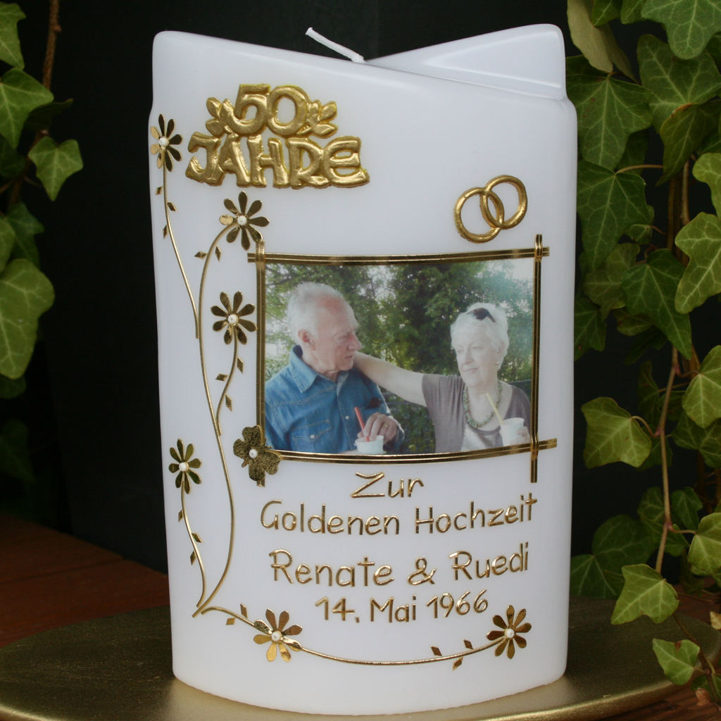 Einladungskarten Zur Goldenen Hochzeit Herzranken Kartenkuss De