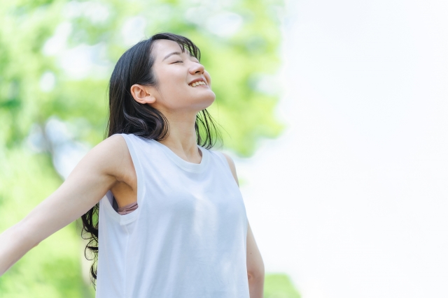 笑って、光を浴びて、リラックス！