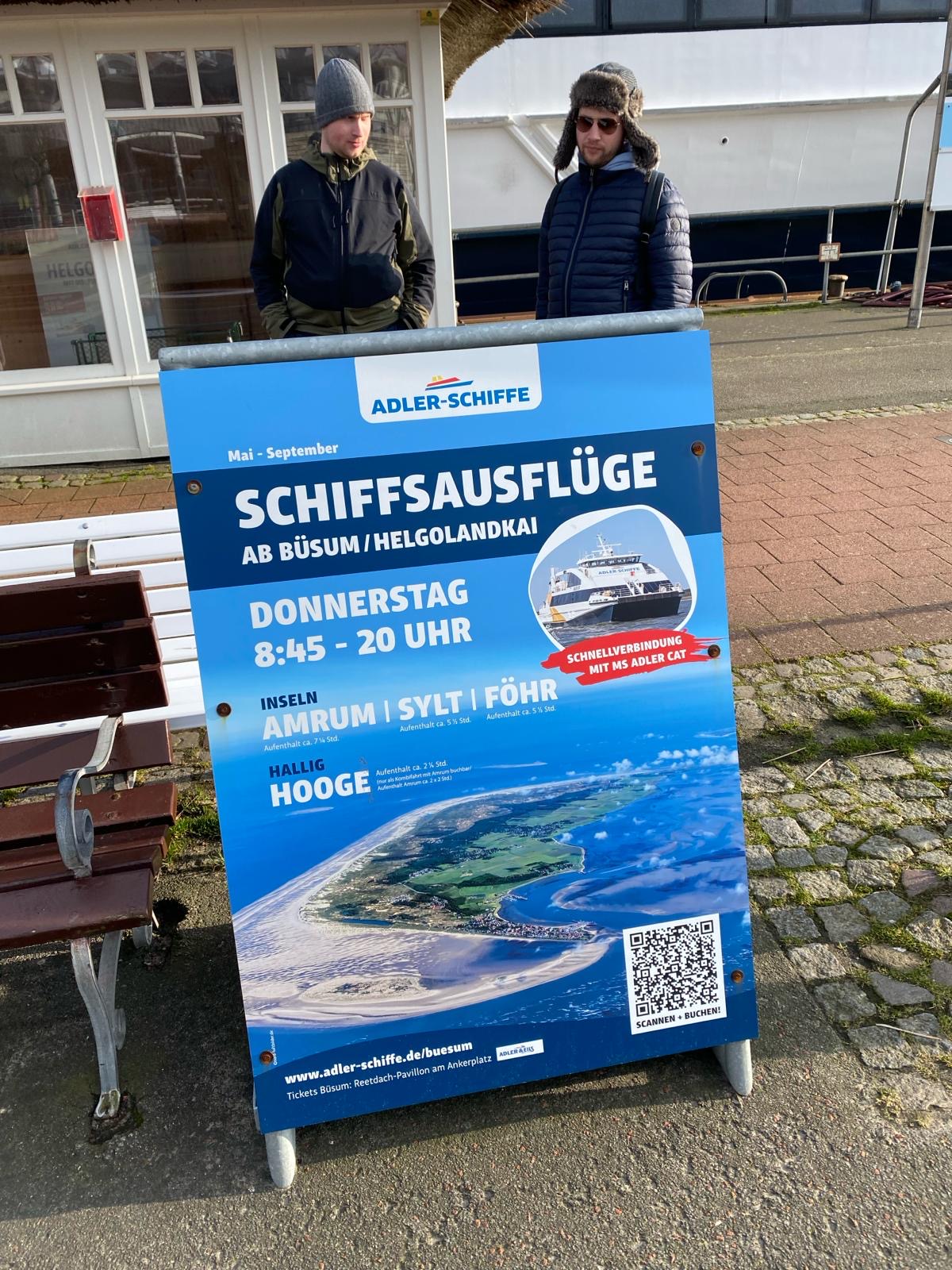 Bei einem Spaziergang am Büsumer Hafen wurden schon neue Ausflugsziele erkundet (die man machen könnte)