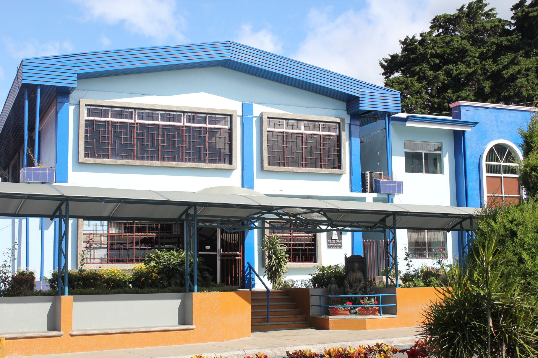 Resultado de imagen para colegio madre del divino pastor