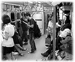 Picture of Korean people in the subway. Bilder von Koreanern in der U-Bahn der Hauptstadt.