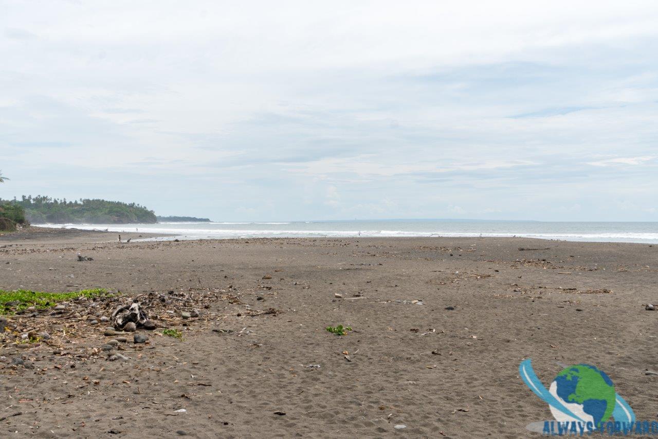 schöner und leerer Strand