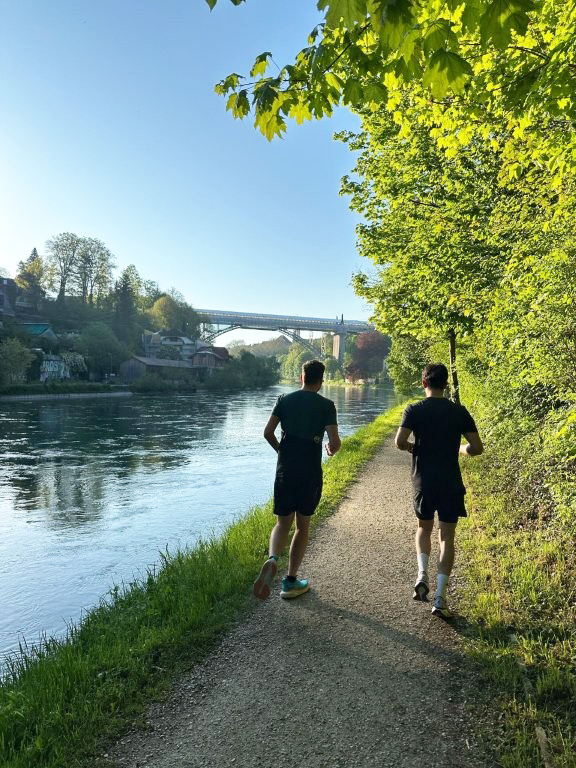 1. Station: Bern! Zwischen Probe und Konzert bleibt noch Zeit für eine Runde joggen.