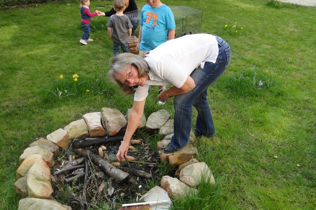 Anzünder beim Ostergrillen 2010