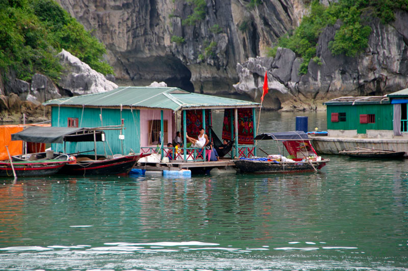 Halong Bucht, schwimmendes Dorf