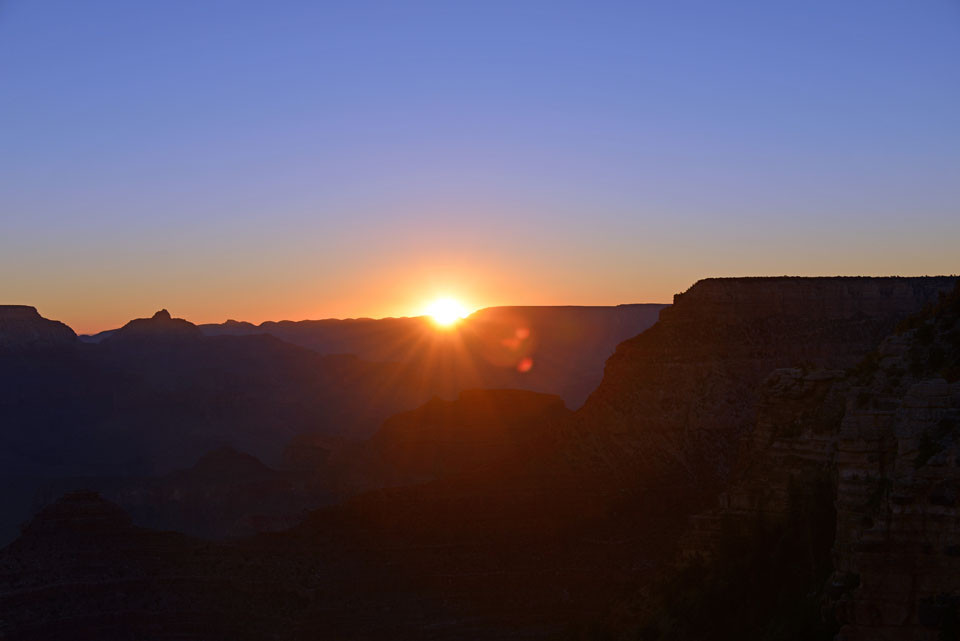 Sonnenaufgang über dem Grand Canyon
