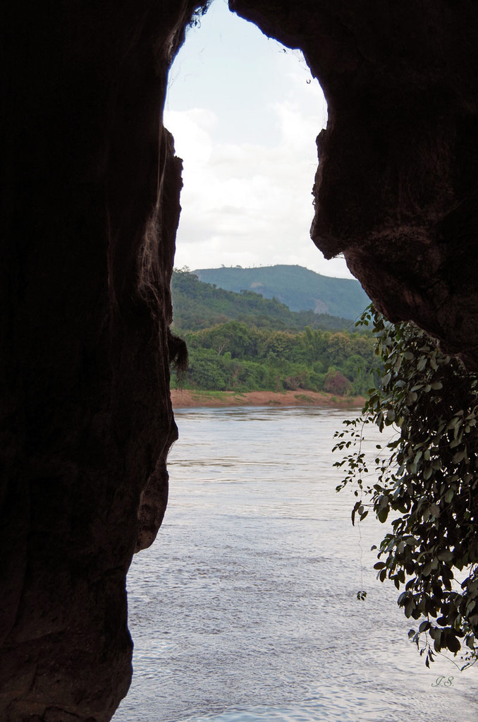 Blick von Tham Tinge zum Fluss
