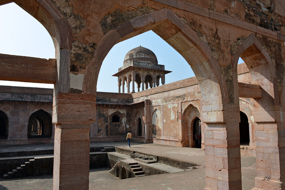 Mandu-Fort, "Baz-Bahadurs-Palace"