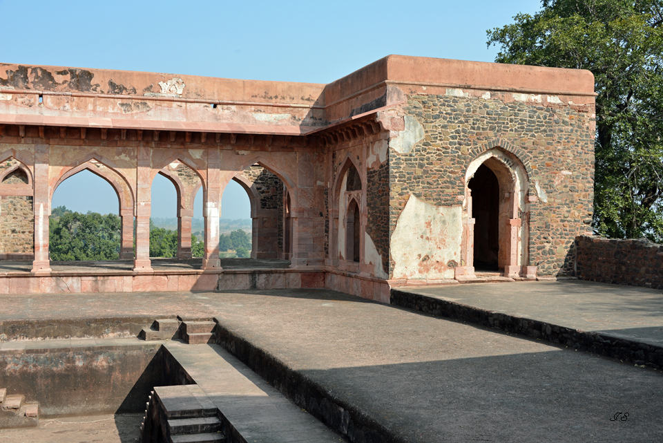 Mandu-Fort, "Baz-Bahadurs-Palace"