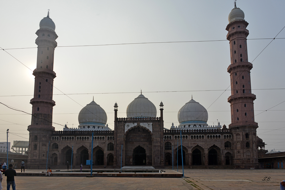 „Tajul-Masjid“