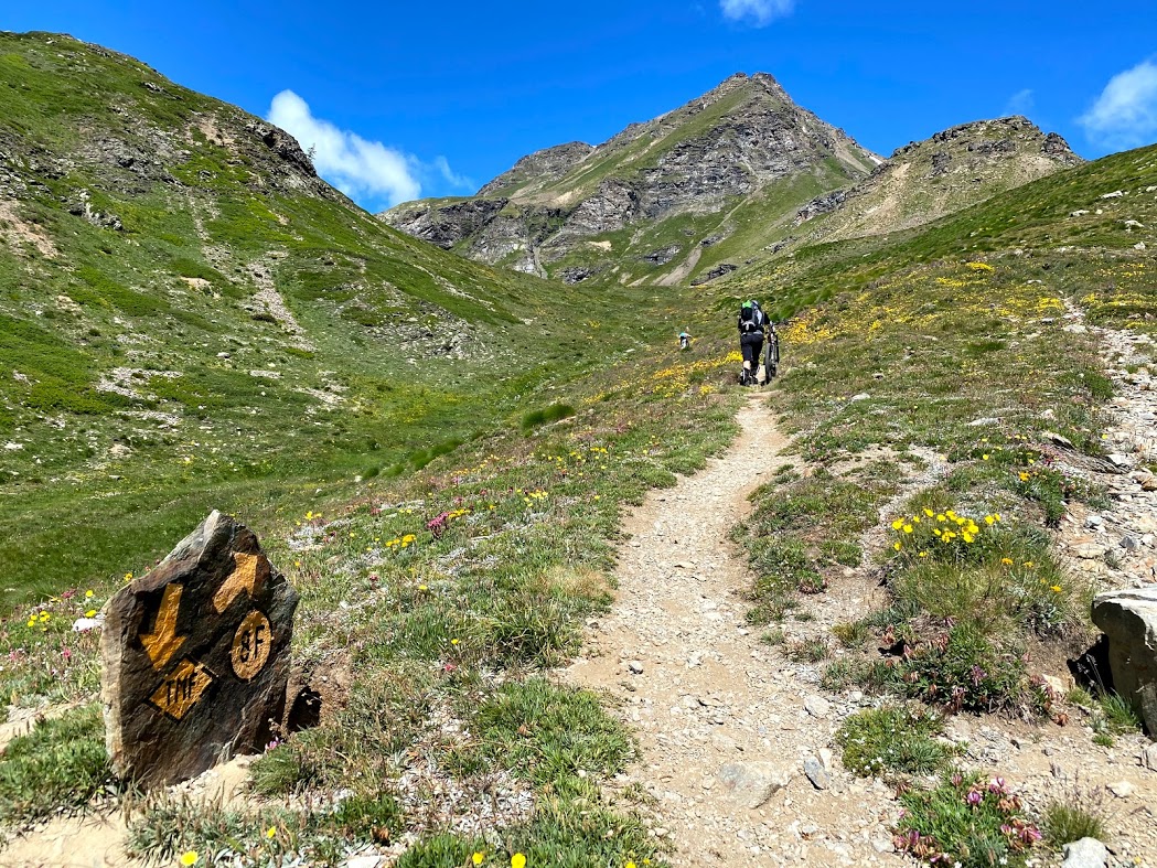 salita verso il Lago Fallere