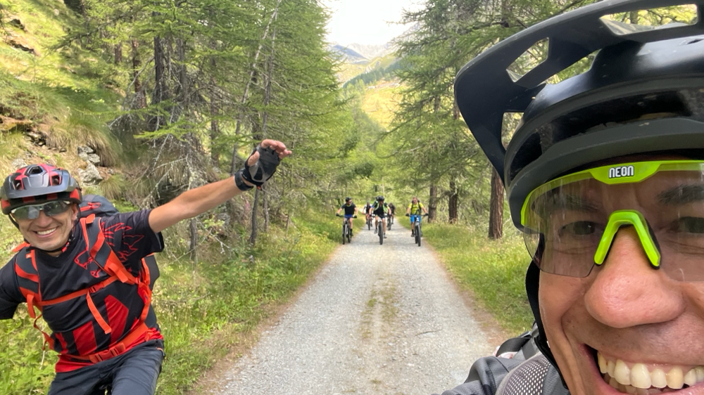 Siamo gasati a bestia!! 9 bikers quasi tutti esperti di gite alpine