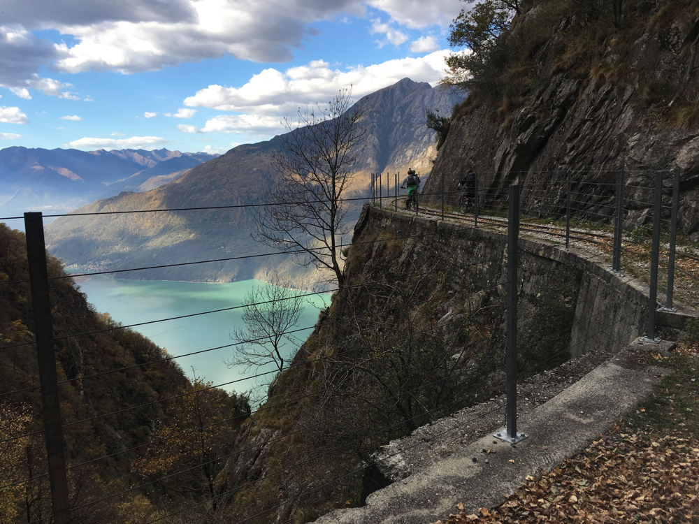 Il Lago di Mezzola è collegato con il lago di Como