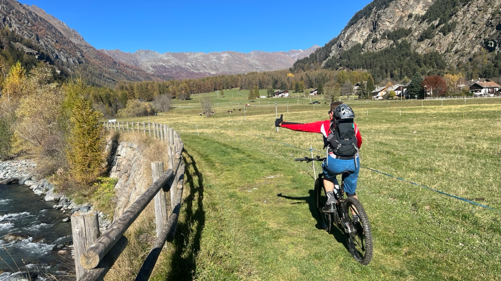 La Val D’Ayas sembra disegnata per la MTB 