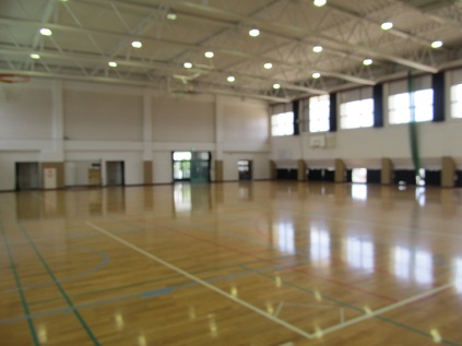 体育館は２階にあり、１階は武道場などがあります