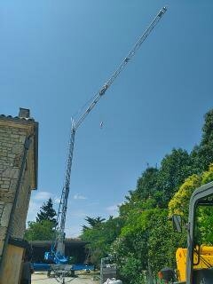 Grue de chantier de l'entreprise Tempérault Bruno 