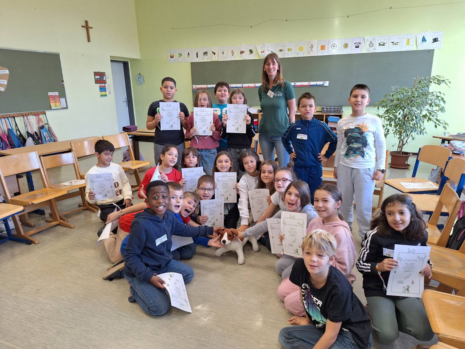 Workshop Wuffzack mit dem Verein "Tierschutz macht Schule" (3b)