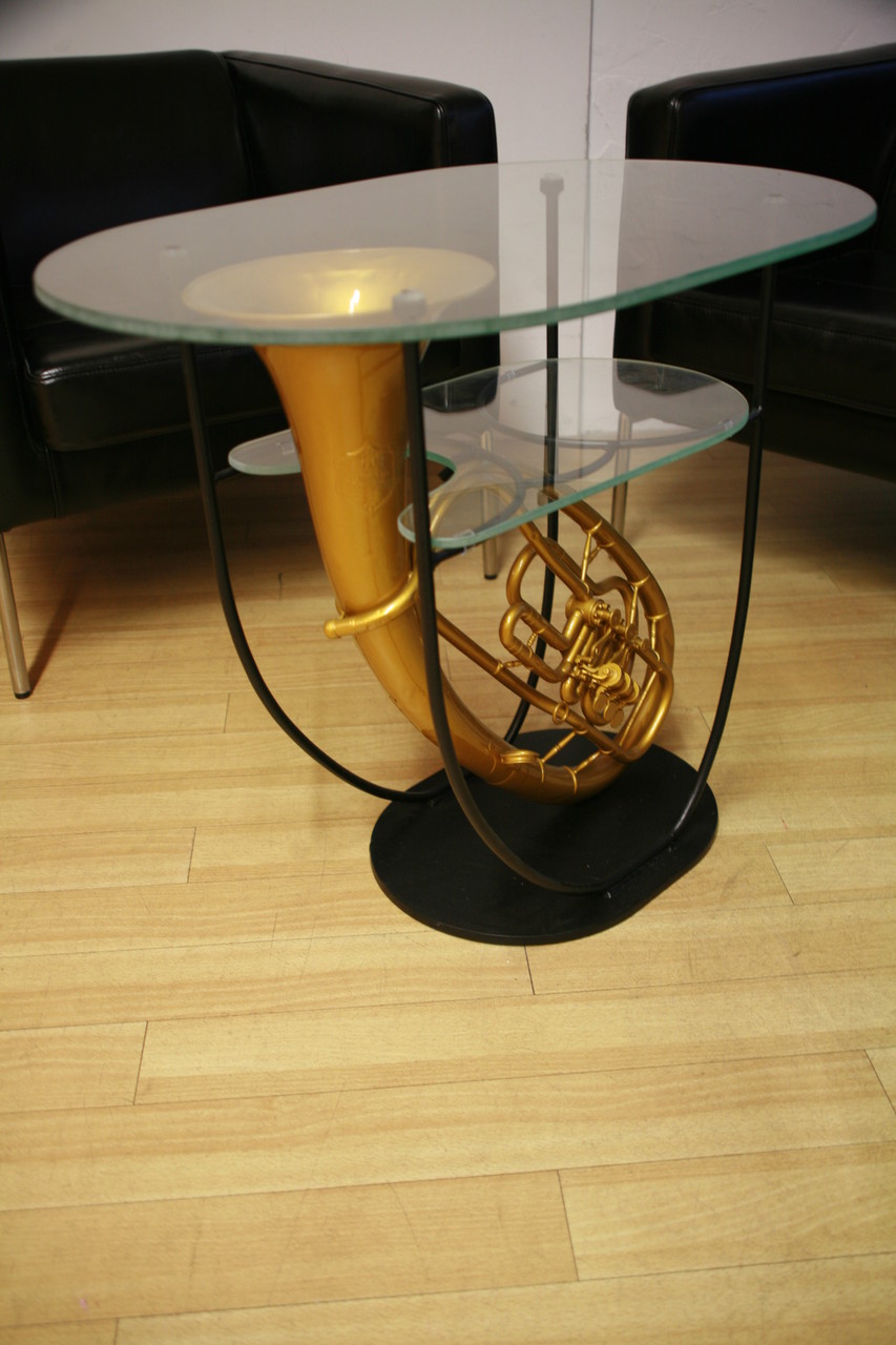 Glas-Tisch mit Ablage