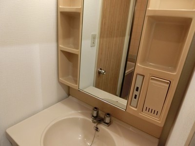現状回復 洗面所 洗面台 水垢 汚れ