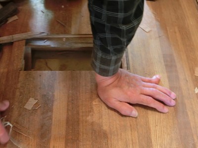 現状回復 フローリング ぶかぶか 穴 補修