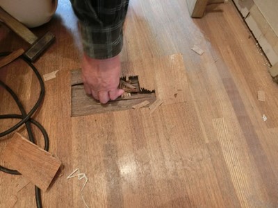 現状回復 フローリング ぶかぶか 穴 補修