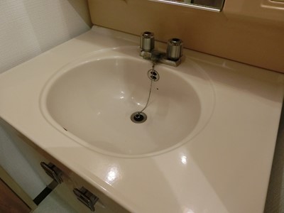 現状回復 洗面所 洗面台 水垢 汚れ