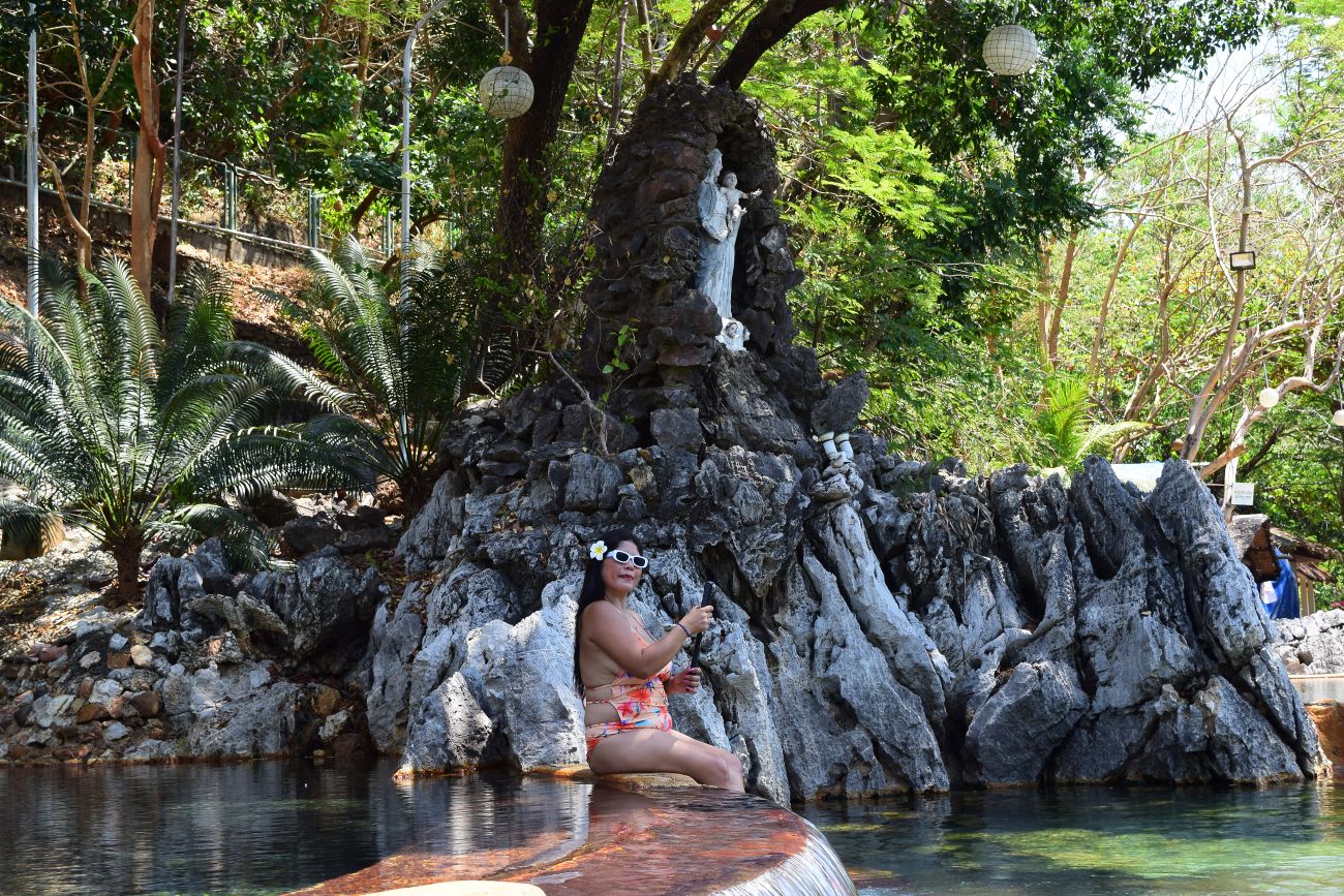 Maquinit Hot Spring Coron