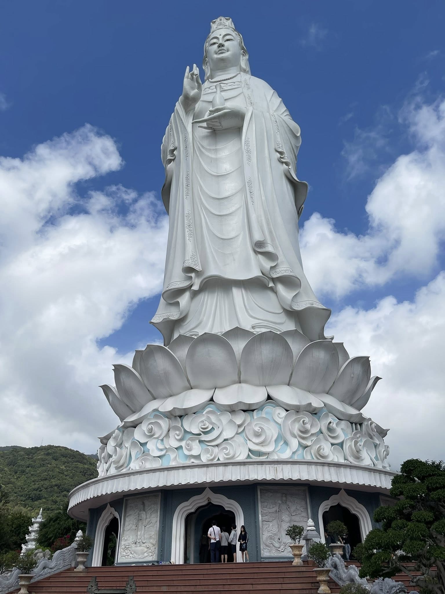 Lady Bhudda wacht über Da Nang