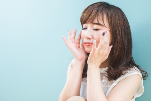 たるみ　シミ　しわ　＜美容鍼＞