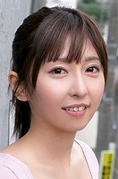 初美 ゆりか