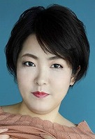 晴山 ひとは