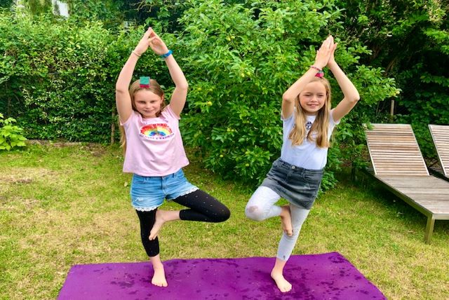 Kinder Yoga Tween Spaß Bewegung Entspannung