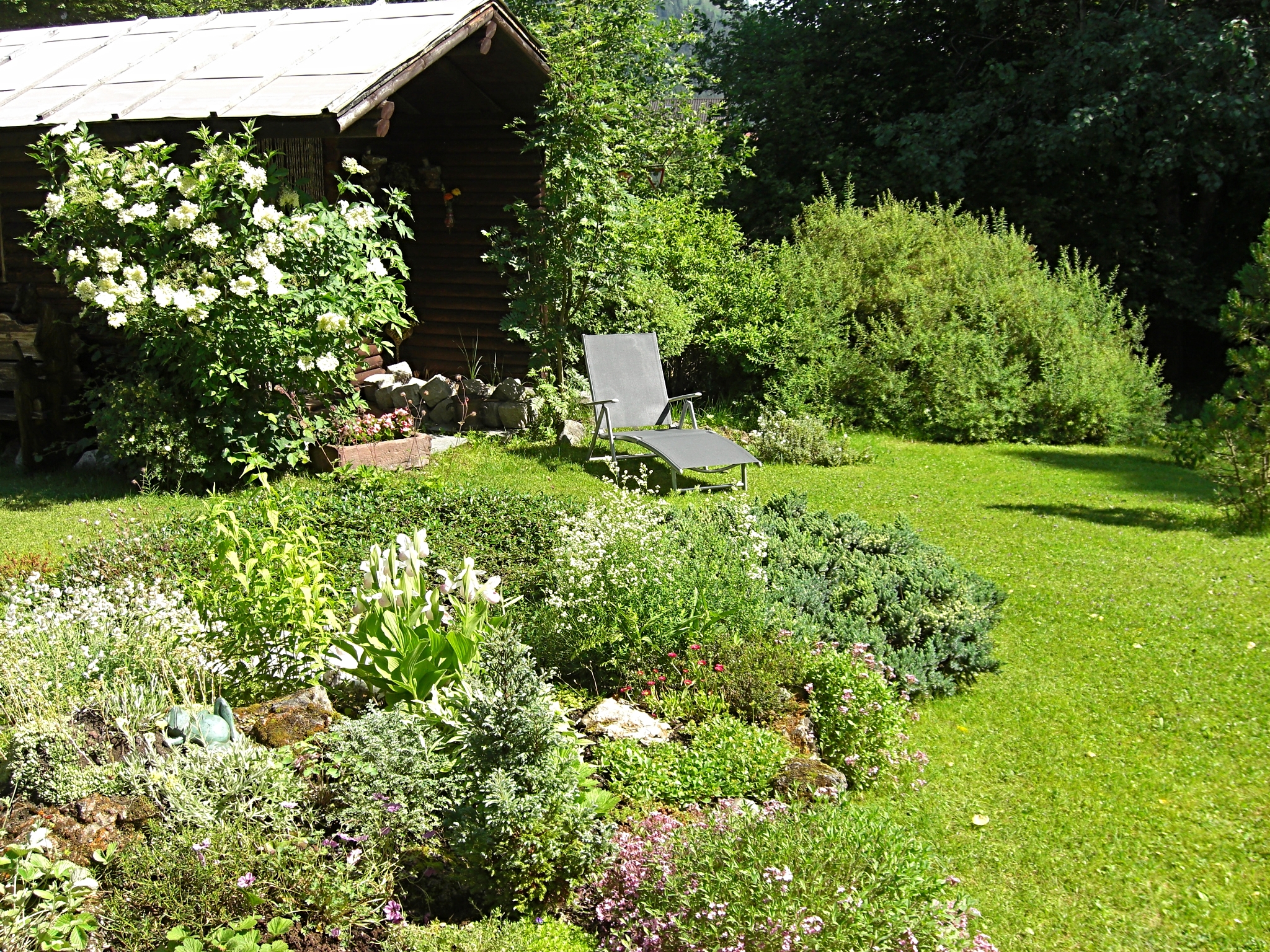 Garten mit Alpinum