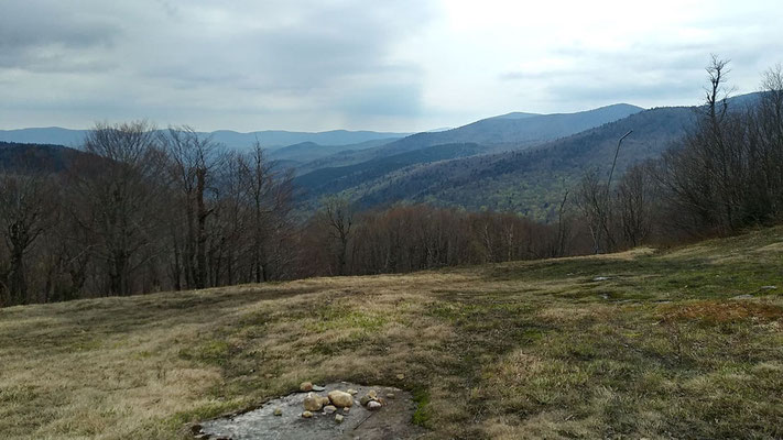 Vue sur une vallée typique du Vermont au printemps