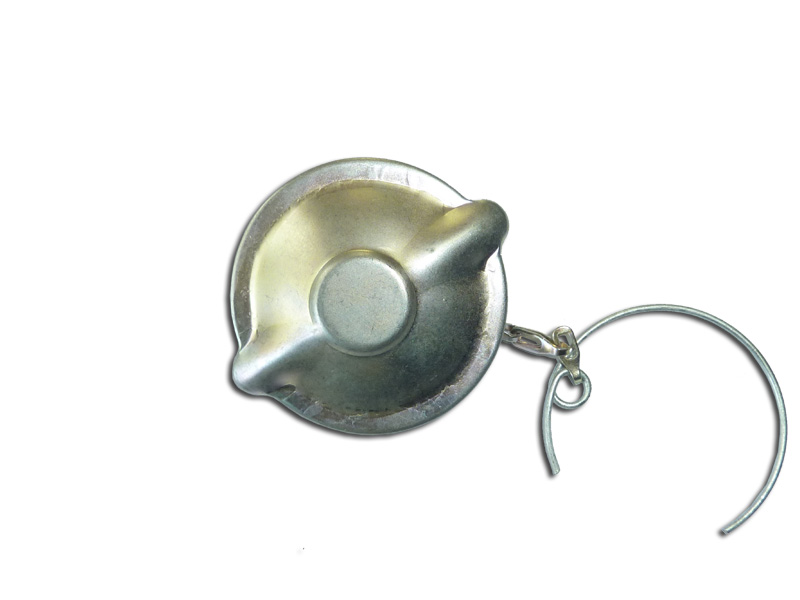 21-1103010 Tankdeckel GAZ 24, GAZ 2401, GAZ 2410, GAZ 24-02, GAZ 24-24 Wolga, GAZ 24-76 «Scaldia». Fuel filler cap l GAZ 24, GAZ 2401, GAZ 2410 Volga. Пробка в сборе (Крышка бака топливного) Волга.