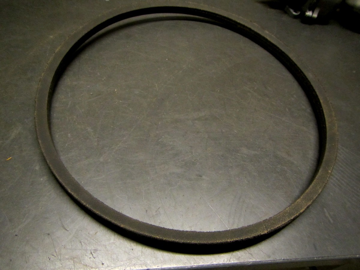 236-1307170 Keilriemen Wasserpumpe Motor JAMZ (YAMZ) 236, 238. V-belt waterpump engine JAMS (YAMS) 236, 238. Ремень привода водяного насоса (насос) Двигатель ЯМЗ-236, 238.
