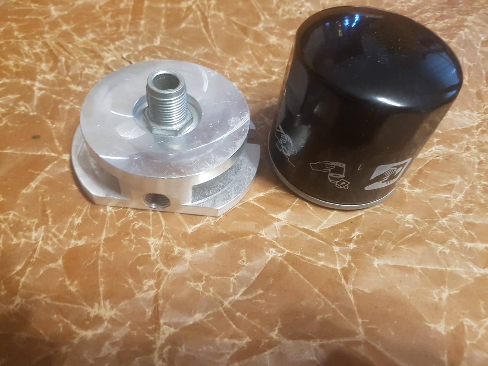 Ölfilteradapter Adapterplatte GAZ 21 Wolga. Oil Filter Adaptor Plate GAS M21 Volga. Переходник под современный жигулевский масляный фильтр ГАЗ М21 Волга.