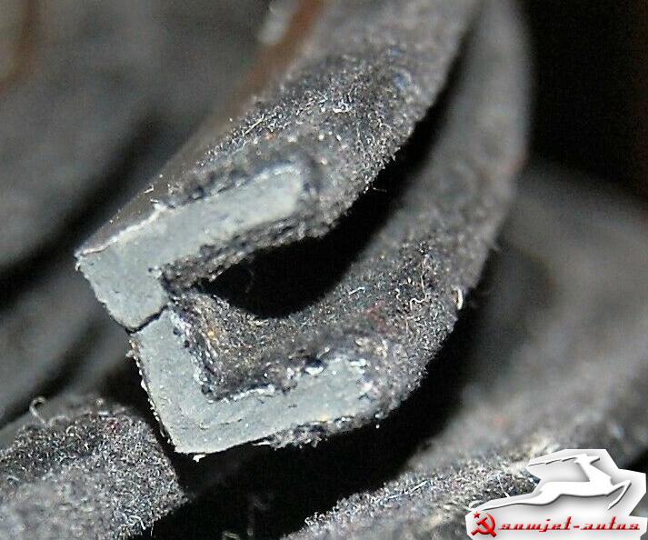 Fensterführung (Gummi mit Samtbezug) Moskwitsch 400-420. Flocked lined rubber sliding window channel Moskwitsch M400-M420. Желобки опускных стекол Москвич М400-М420.
