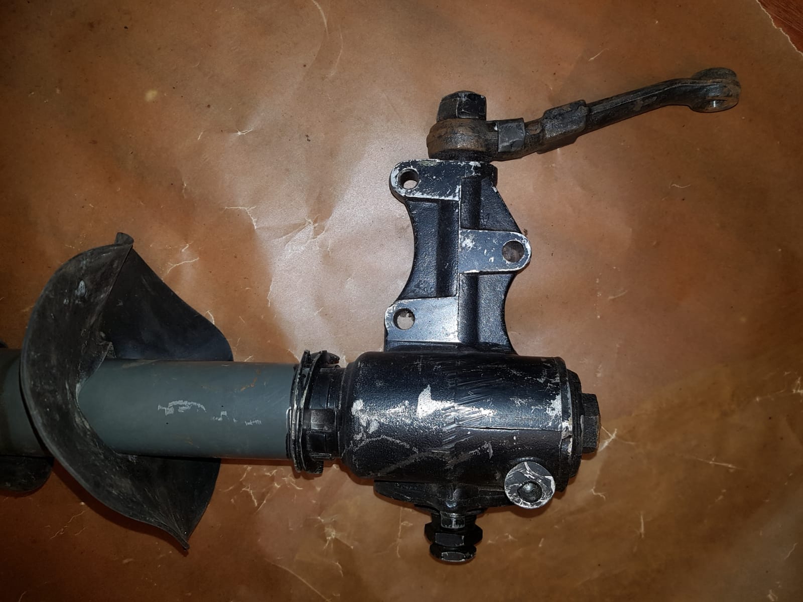 408-3400010 Lenksäule mit Lenkgetriebe IZH, AZLK Moskwitsch 412, 2140. Steering gear with Steering column IZ, AZLK Moskvich M412, M2140. Рулевой редуктор с рулевой колонкой в сборе Москвич.