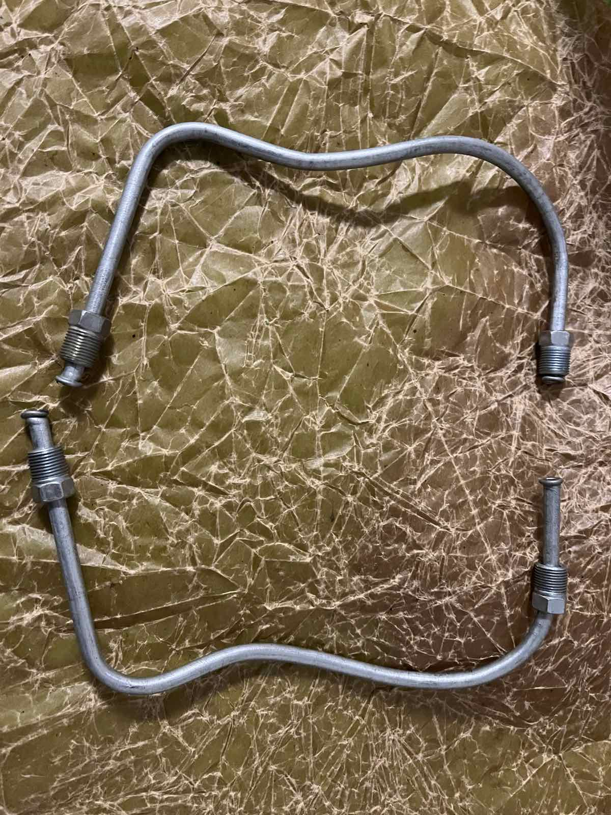 403-3501130 Bremsleitung zwischen vorderen Bremszylindern Moskwitsch 408/412/2140. Brake pipe between front brake cylinders Moskvich 408/412/2140. Трубка соединительная Москвич 408/412/2140.