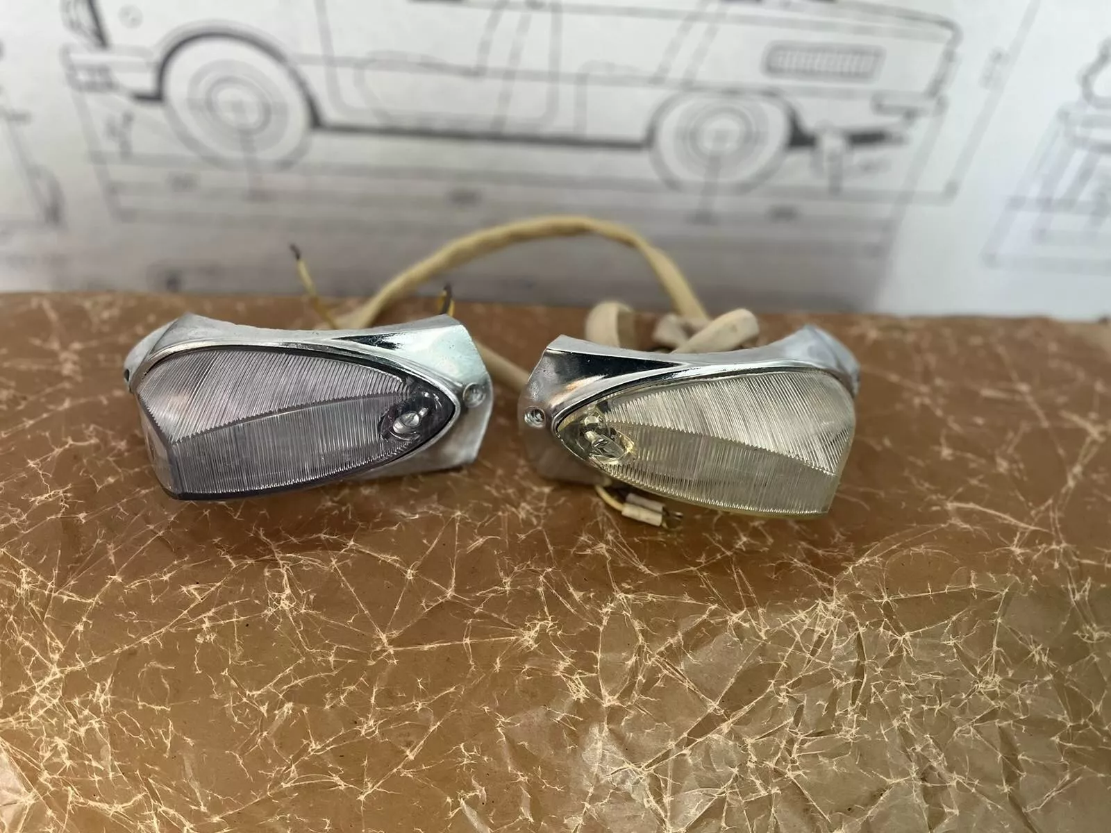 408-3712010 Standlicht Moskwitsch 403IE / 408 / 412 / IZH 412. Front turn lights signal and parking light Moskvich Moskvitch 403IE / 408 / 412 / IZH 412. Подфарник Москвич 403, 408, 412, ИЖ-412.