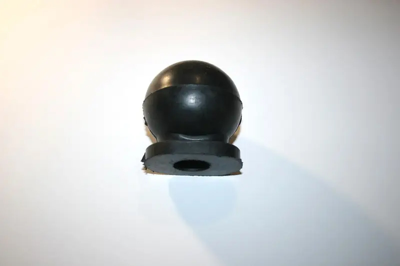 408-2912624 Anschlagpuffer Achsanschlaggummi Blattfeder Moskwitsch Mosi 408 / 412 / 2140. Buffer leaf spring Moskvich 408 / 412 / 2140. Буфер задней рессоры отбойник (шар) Москвич 408 / 412 / 2140.