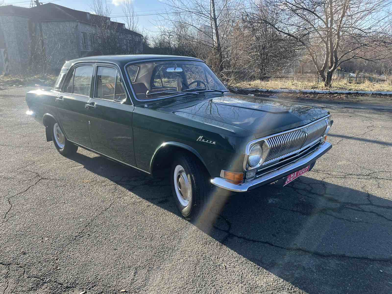 Zu verkaufen GAZ 24 Wolga. For sale GAZ 24 Volga. Продается ГАЗ 24 Волга. Очень редкий ранний выпуск, 2 серия на европейской регистрации с сертификатом оригинальности.