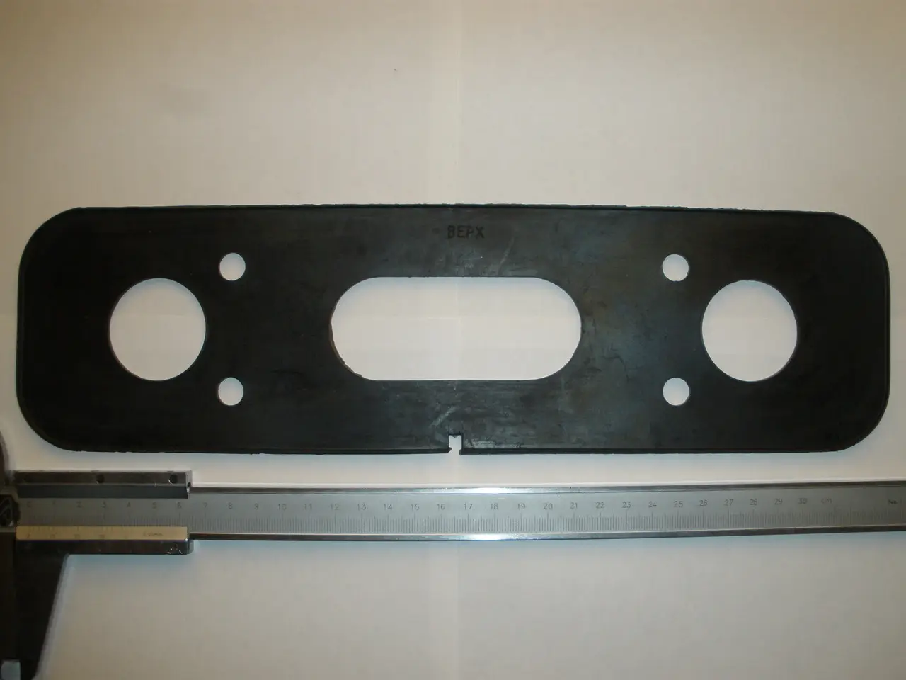 412-3716055-01 Dichtung Rückleuchte an Karosserie Moskwitsch 412, IZH 2715. Seal Rubber Tail light rear lamp to body Moskvich 412, 2140, ISH. Прокладка фонаря заднего Москвич 412, 2140, ИЖ.