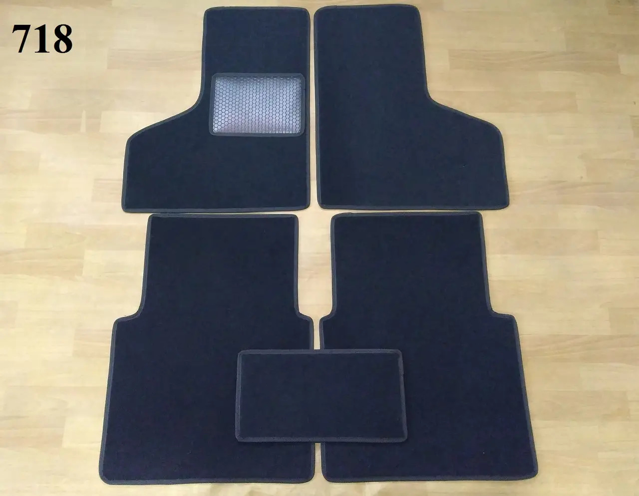 Satz Teppiche Fussmatten ZAZ 968, ZAZ 968M. Carpet Floor Mats SAS 968, SAS 968M. Комплект ковриков пола ЗАЗ 968, ЗАЗ 968М.