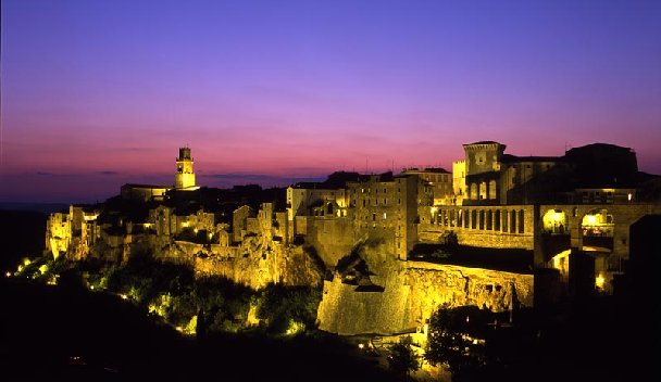 Pitigliano, Maremma, Toscana, Italia. Itinerari di vino. Blog Etesiaca