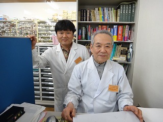 新発田市「佐久間薬局」のスタッフ